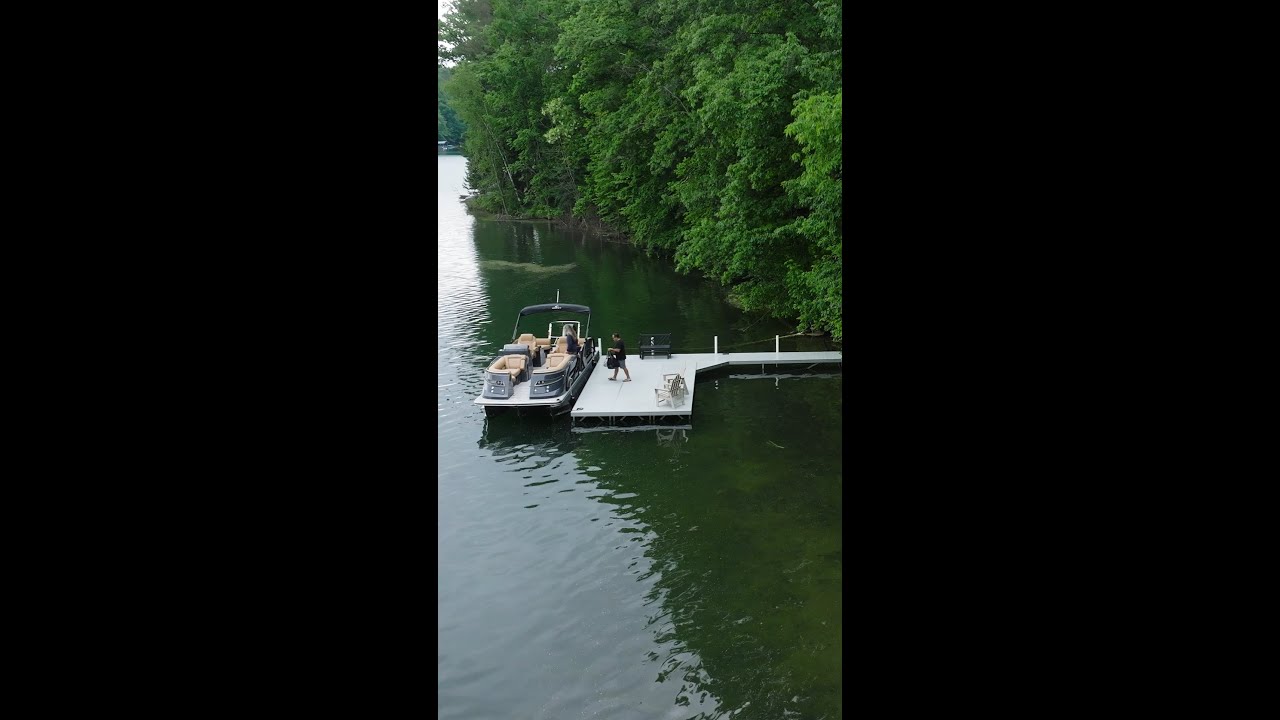 Crests are built to perform at the highest standard. #crestpontoons2025 #shorts