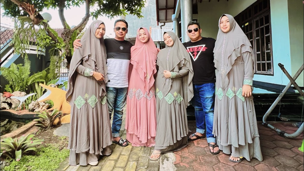 Tradisi sederhana yaitu kebenaran dan kesederhanaan yang gratis, tapi membawa keharmonisan keluarga.
