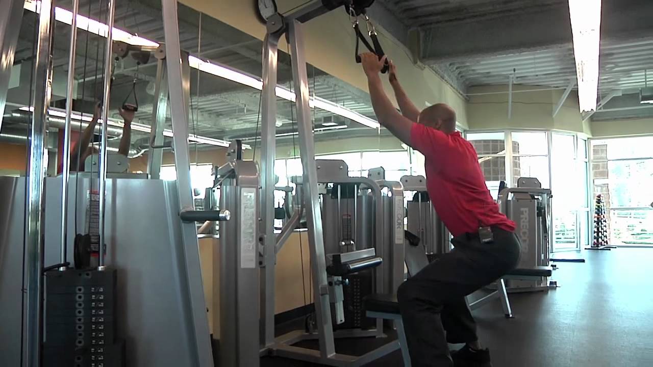 Keith Love - Squatting Lat Pulldown - Gold's Gym Mukilteo