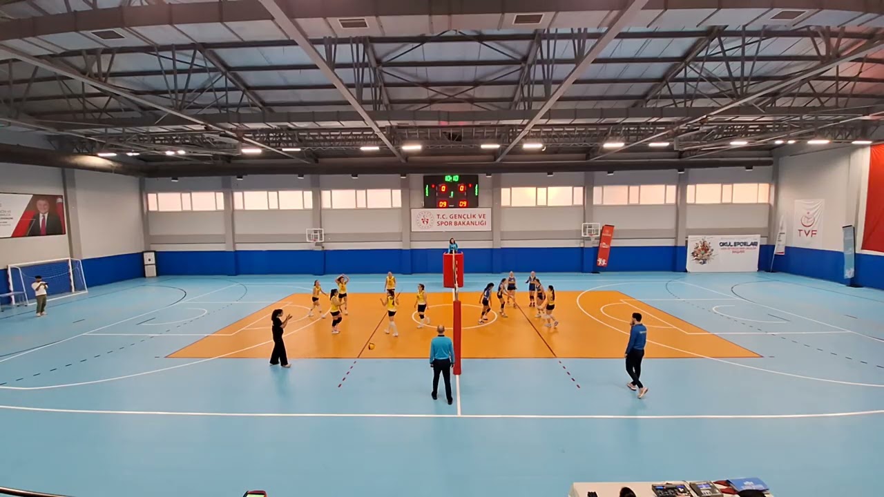 E.M. GÜNEŞ İSTANBUL - DEV ADIM KÜÇÜK KIZ VOLEYBOL  MAÇI (1.SET )
