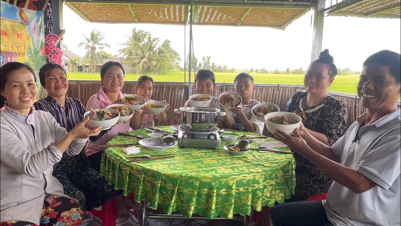 “Bánh Canh Giò Heo” Không cần có bí quyết Thúy Liễu nấu đơn giản cả nhà vẫn ăn sạch tô