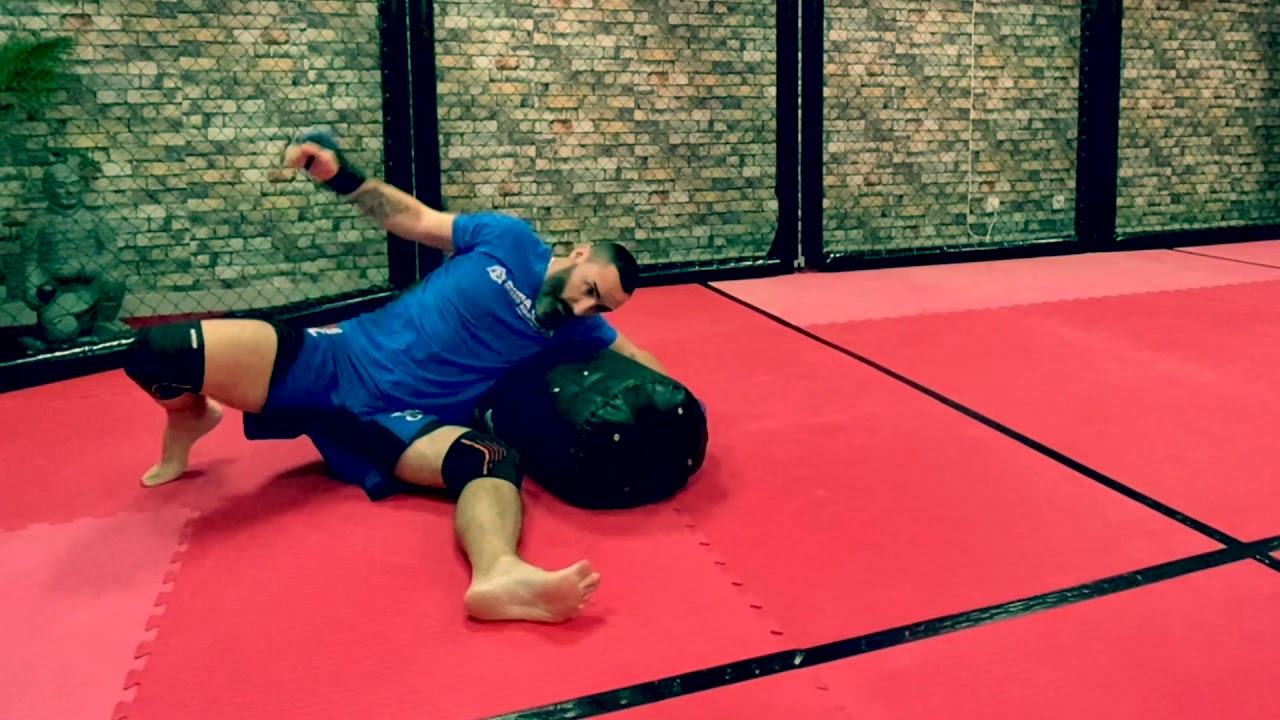 MMA : Travail sur sac de sol - Vidéo 3/3