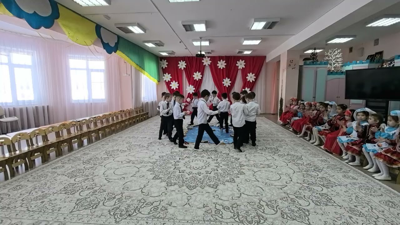 8 март утренник подготовительная группа