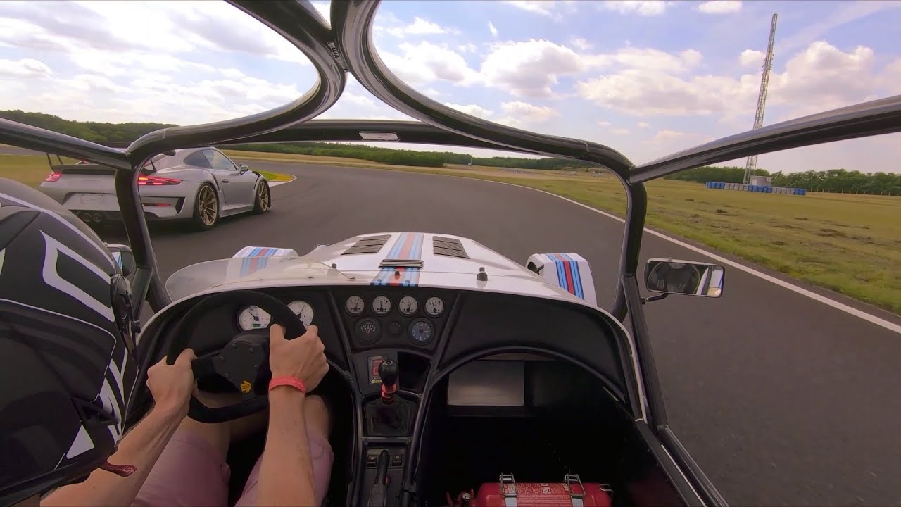 Caterham CSR260 vs. Porsche GT3RS Weissach at Pannoniaring