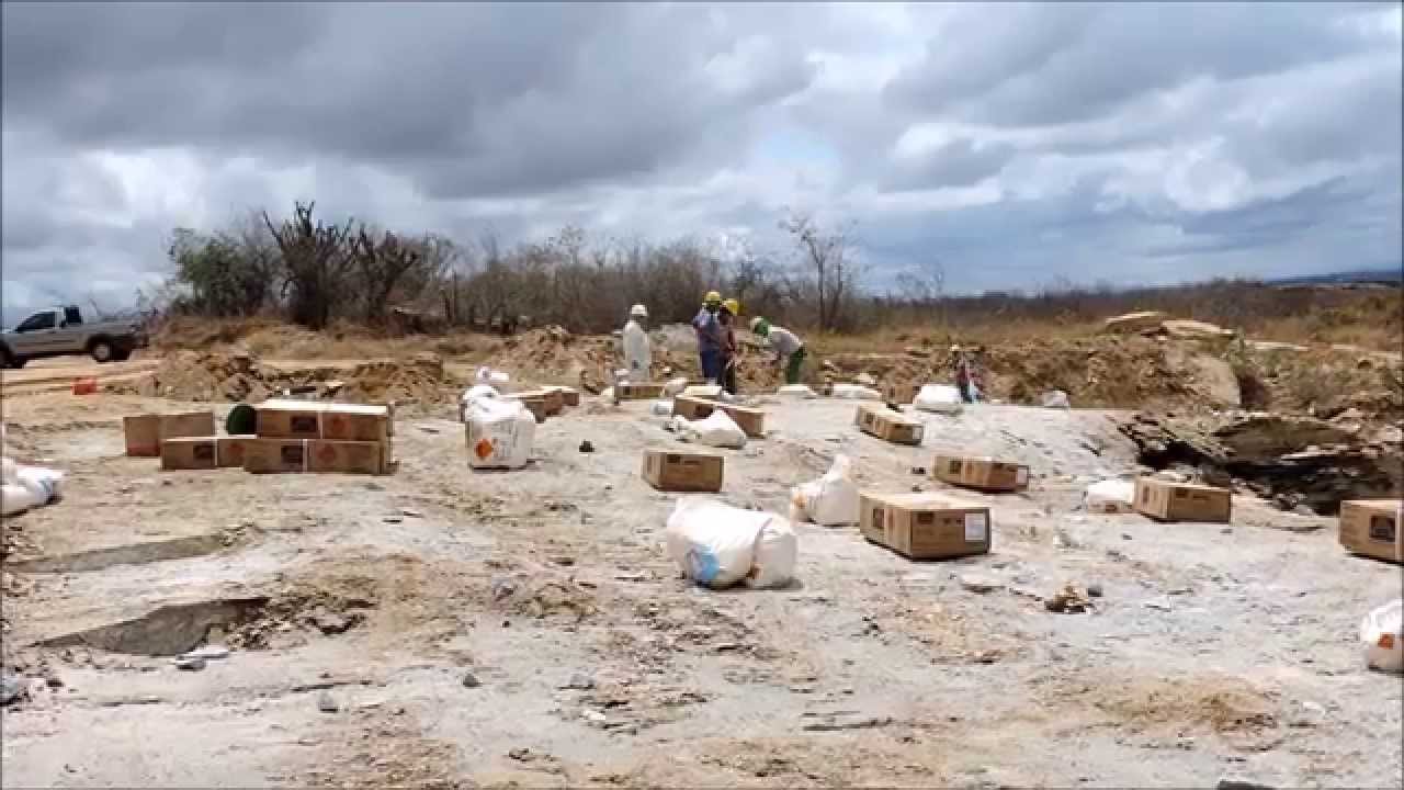 Carregamento e detonação na pedreira Rostale