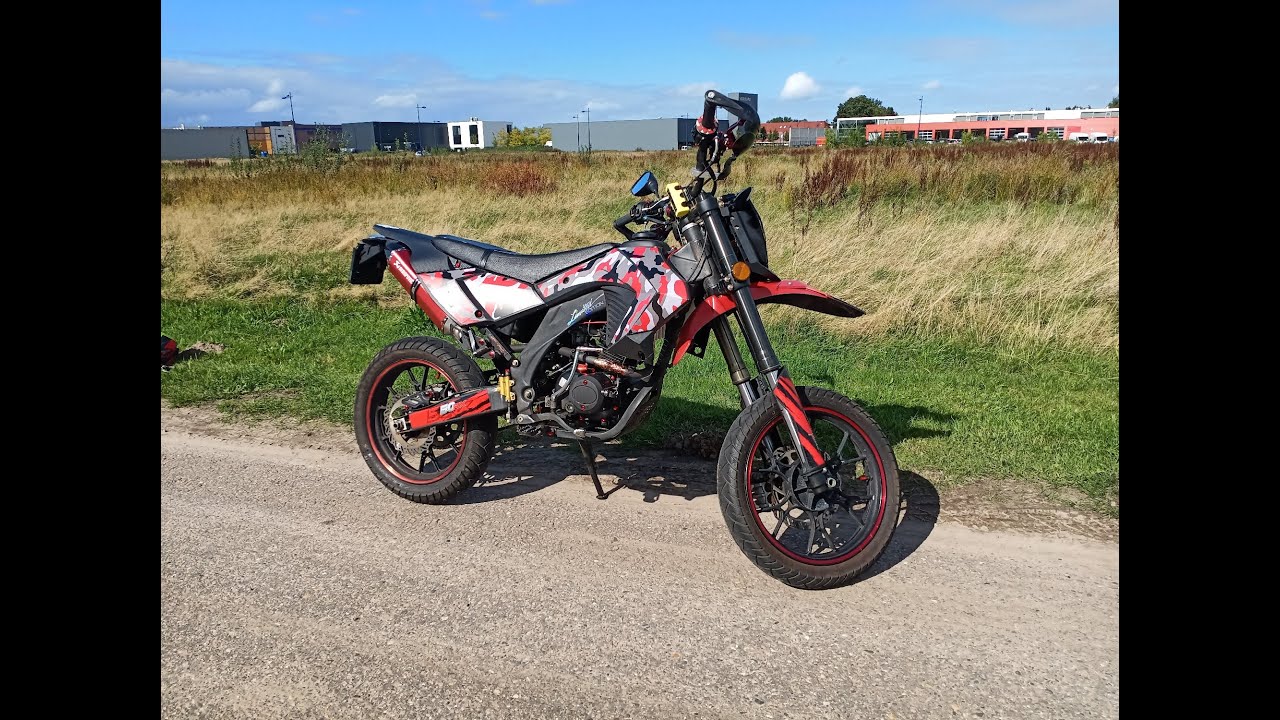 Orion RX50 Xtreme 50CC with AkraPovic (Driving) (4K)
