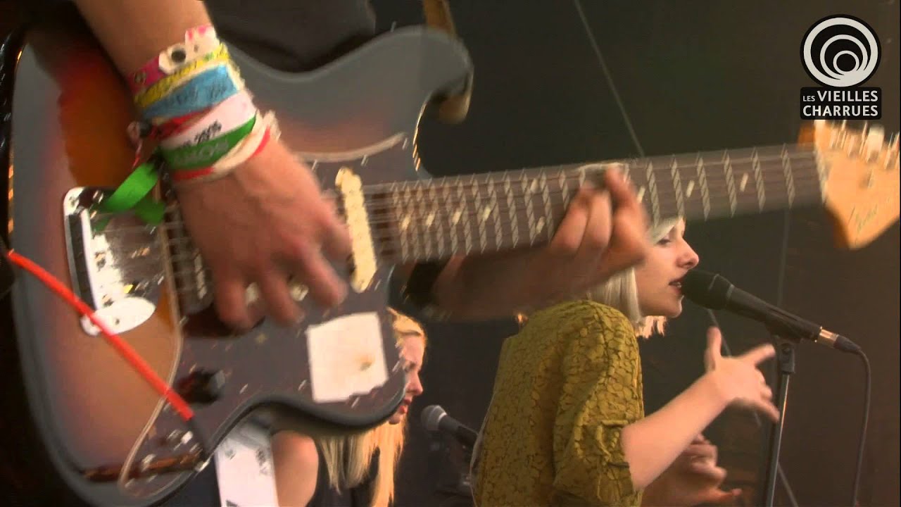 AURORA - Running with the wolves @ Vieilles Charrues 2015