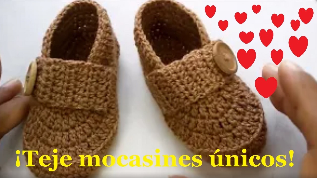 Zapatitos tipo mocasín para niño tejidos con gancho