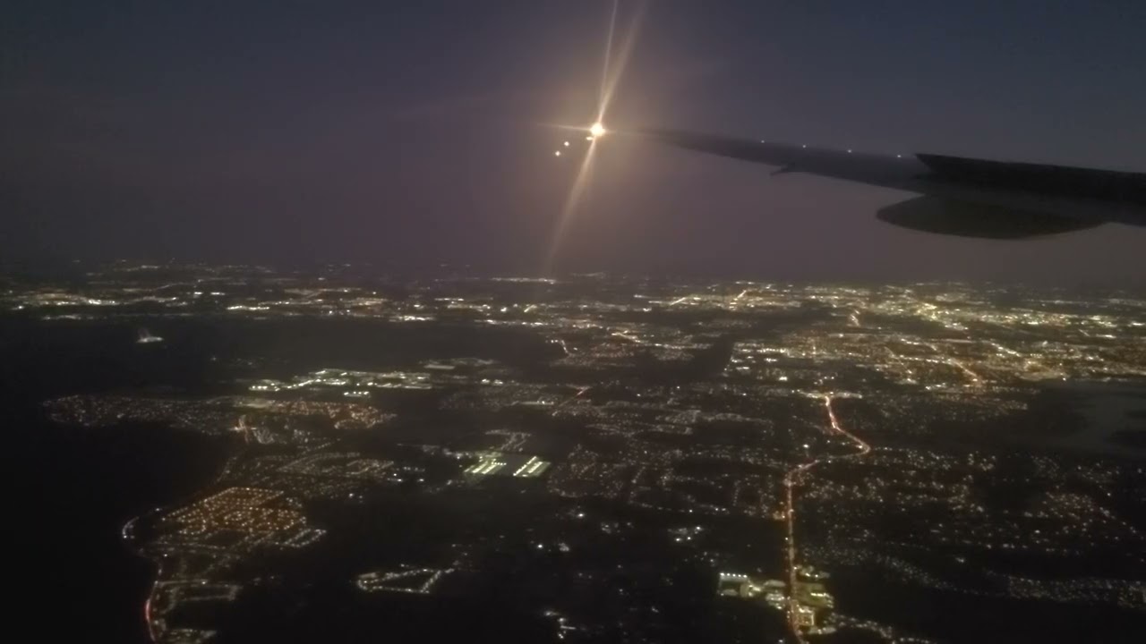 boeing 777-222 landing mco