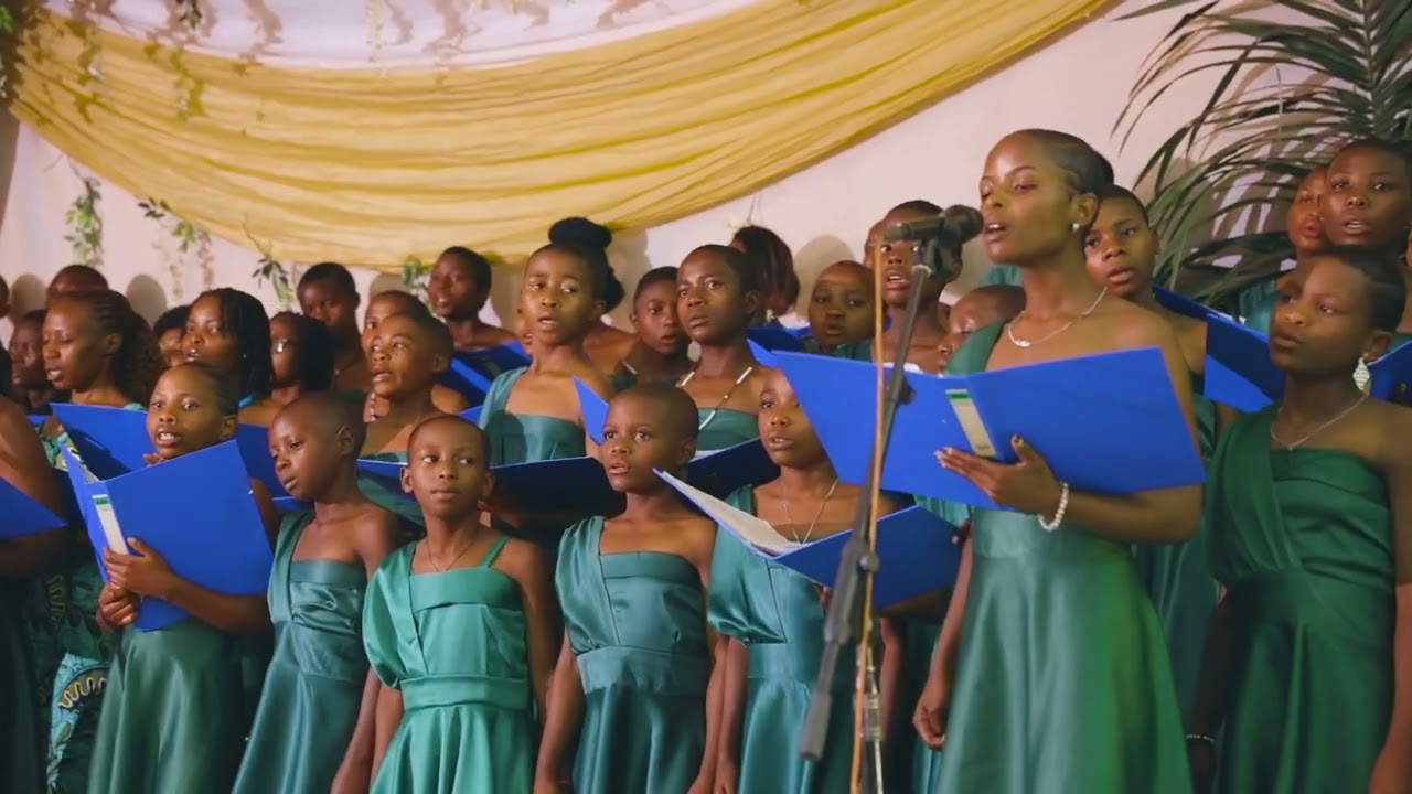 IGISE by ORESTE NIYONZIMA PERFORMED BY CHORALE SAINT ALOYS