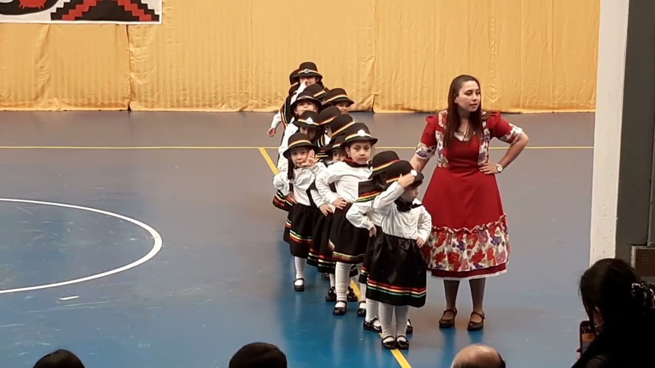carnavalito del 100 pies- Agustina pre kinder A