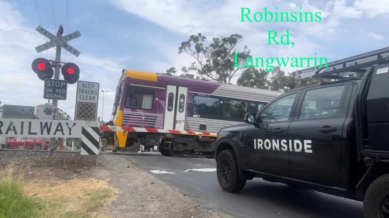 Robinsins Rd, Langwarrin, Level Crossing, VIC | Metro Eletrified Railway Crossing
