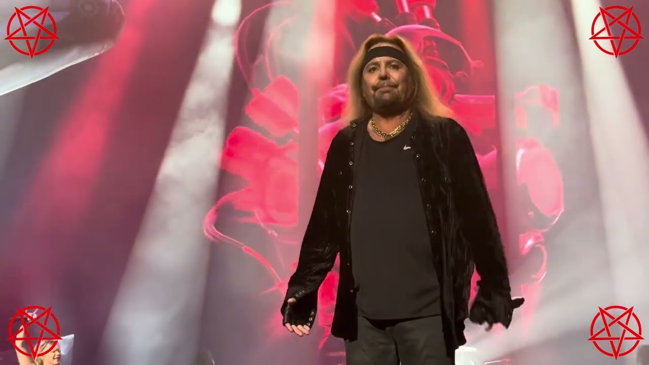 Motley Crue & John 5 - Hard Rock and Casino Atlantic City - Kick Start My Heart