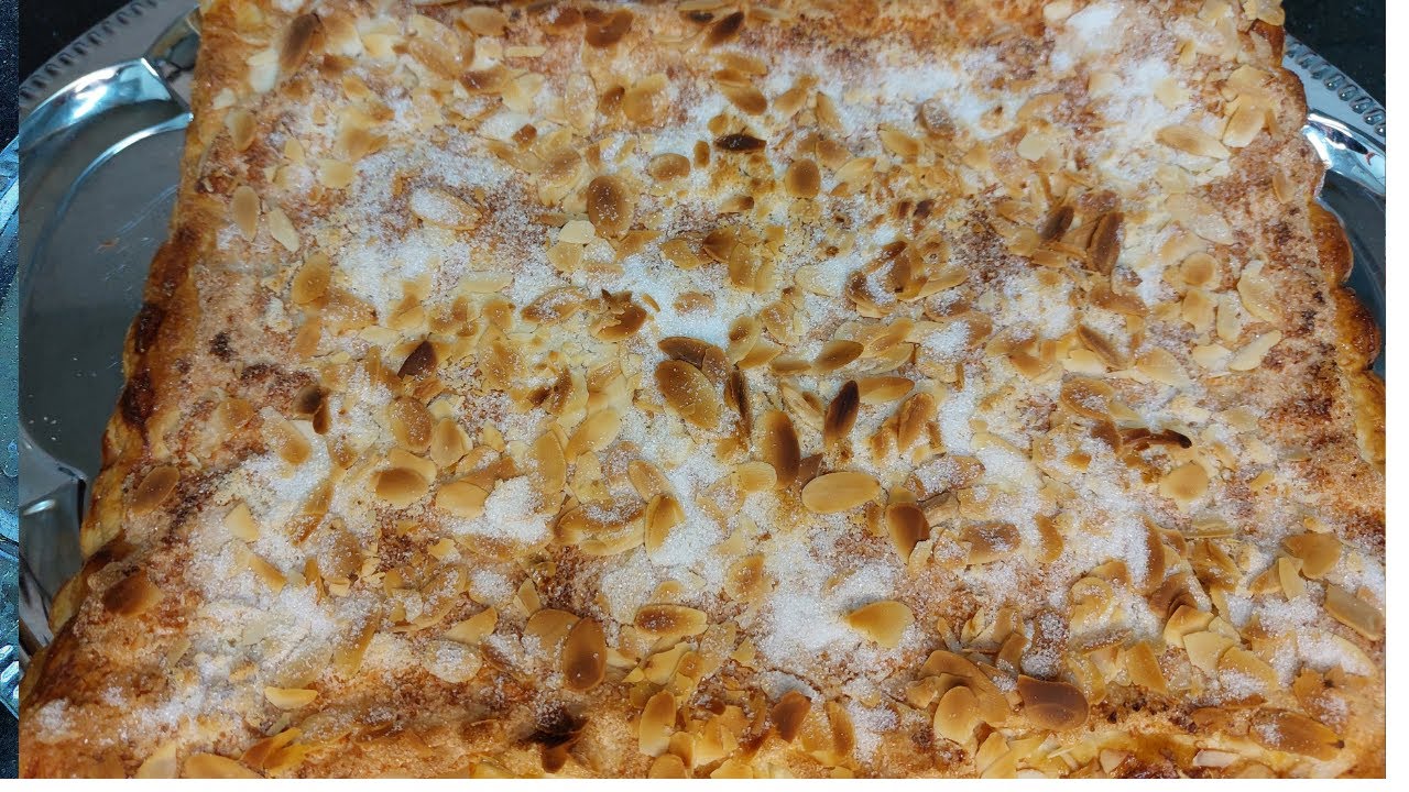 Coca de SAN JUAN de hojaldre rellena de cabello de angel