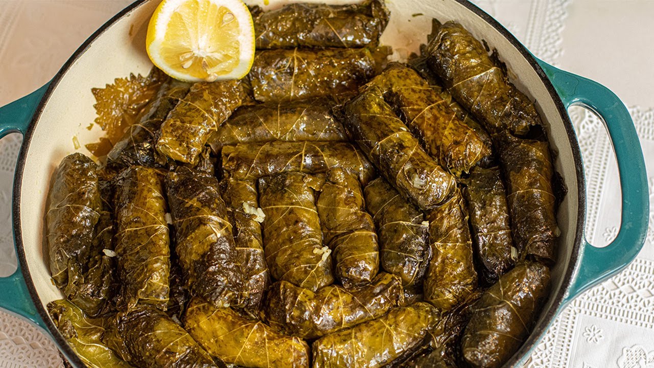 Греческие фаршированные виноградные листья (простой рецепт!) Долмадакия