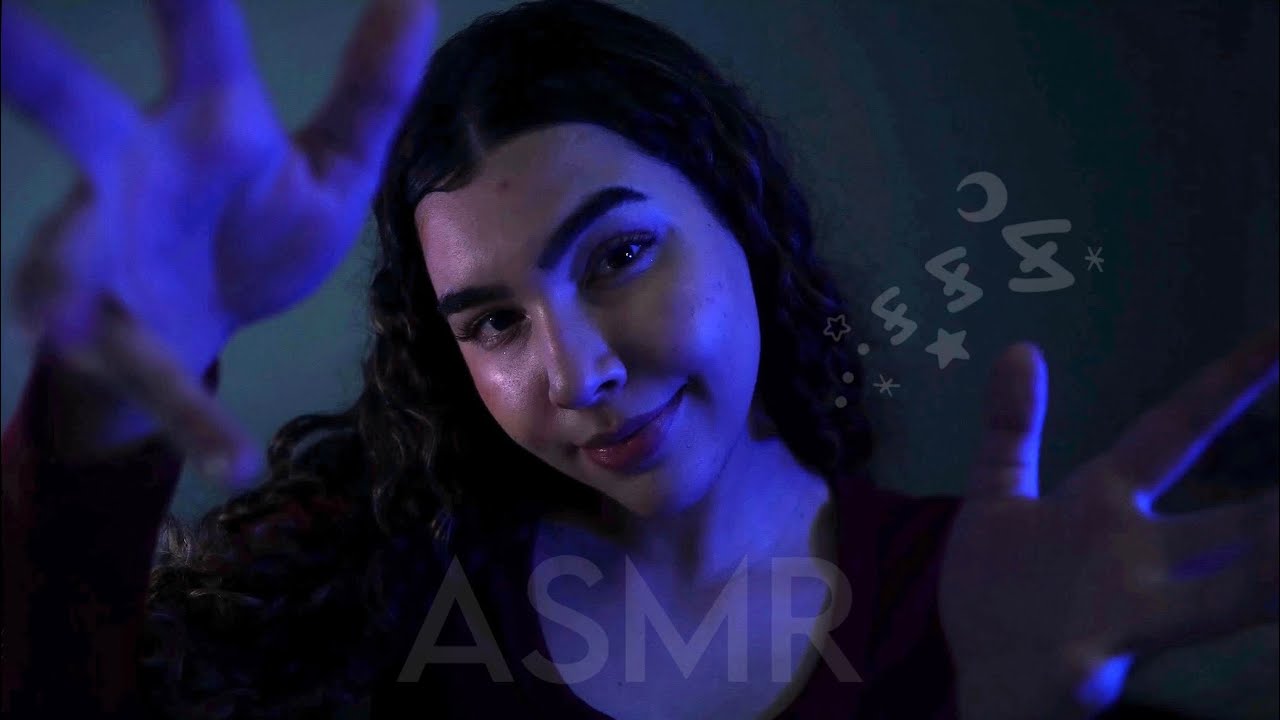 ASMR NO ESCURINHO: CLIMA PERFEITO PARA DORMIR RÁPIDO 😴 (gatilhos visuais, luz baixa, sussurro)