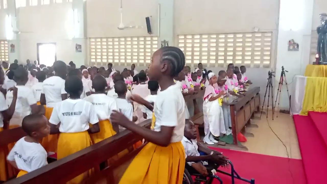 Kwaya Utoto Mtakatifu parokia ya pugu.