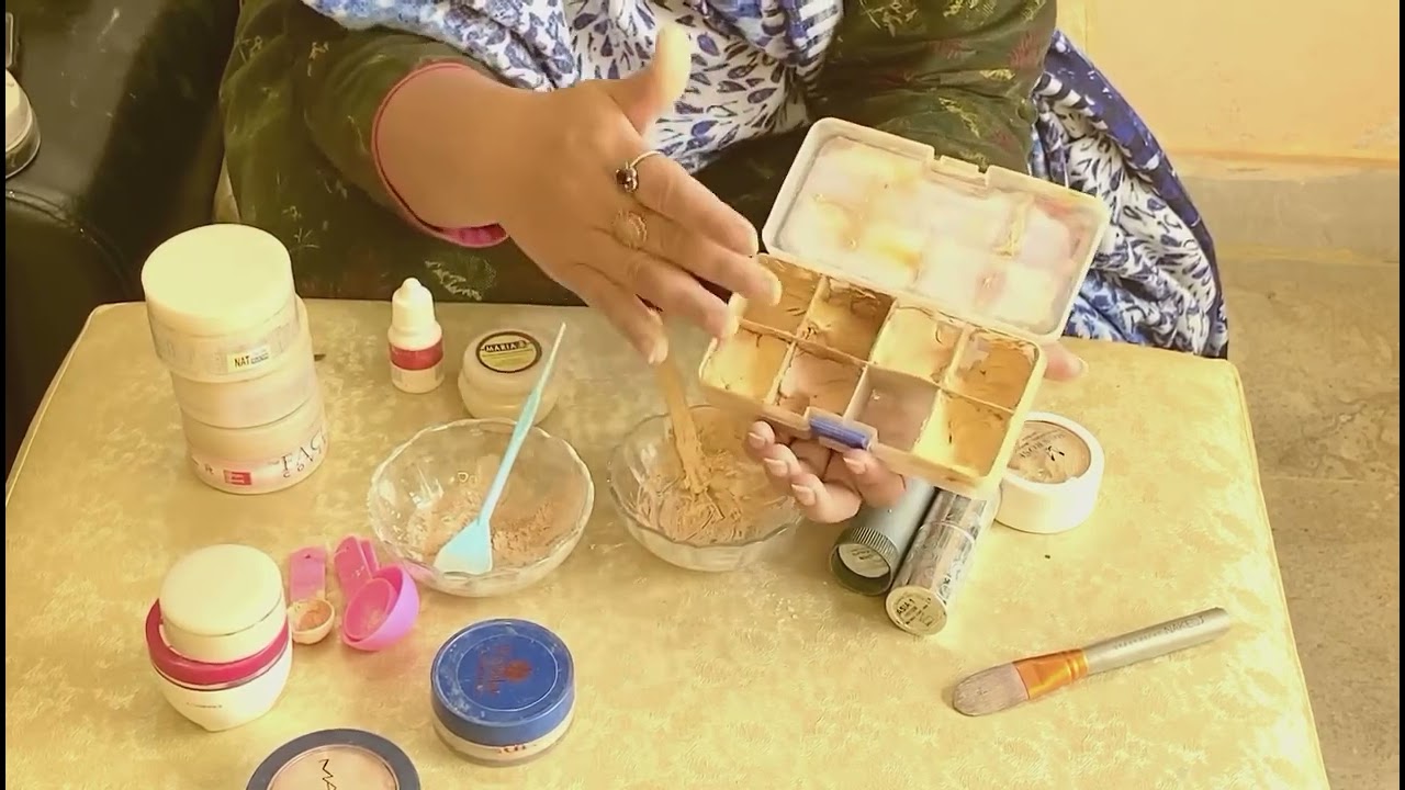 How to make customised Foundation at parlour. makeup class 10