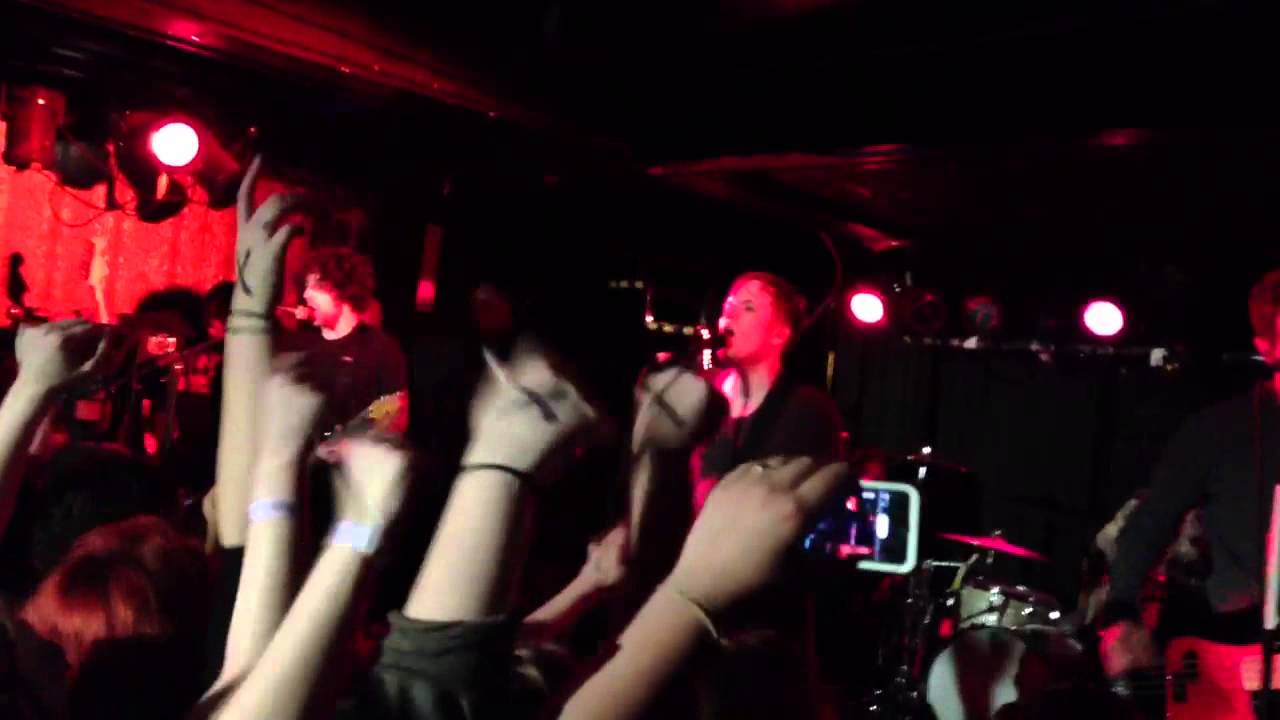 Fall Out Boy - My Songs Know What You Did In The Dark (Light Em Up) Live @ Subterranean in Chicago