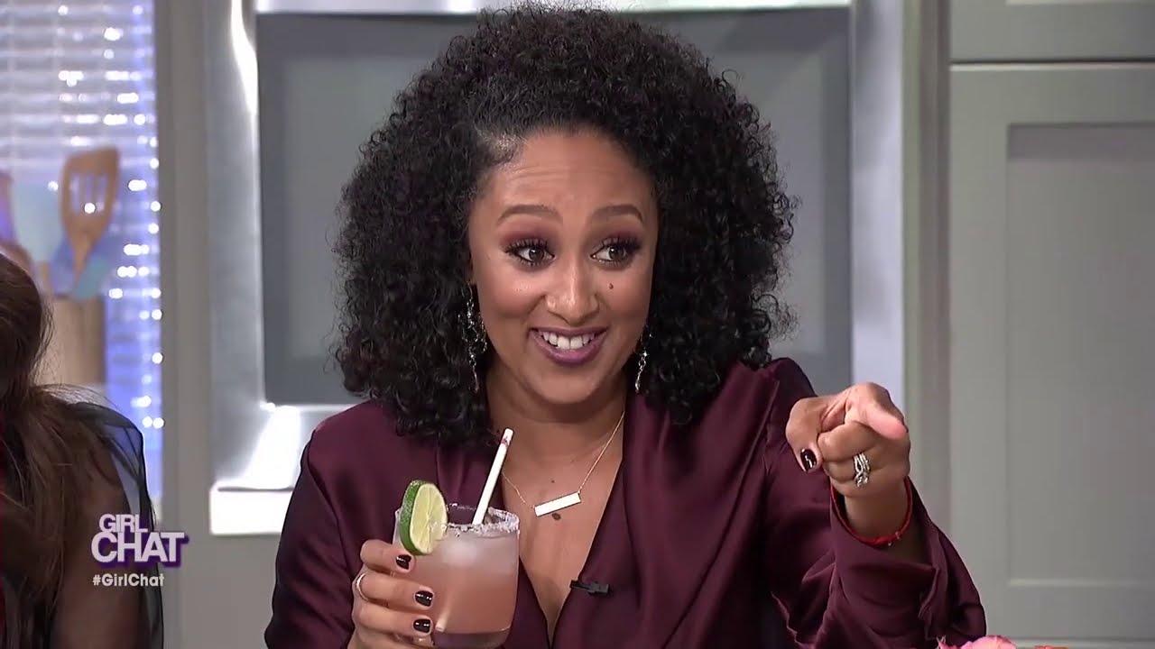 GIRL CHAT VAULT: Would You Let Your Mom Plan Your Wedding?