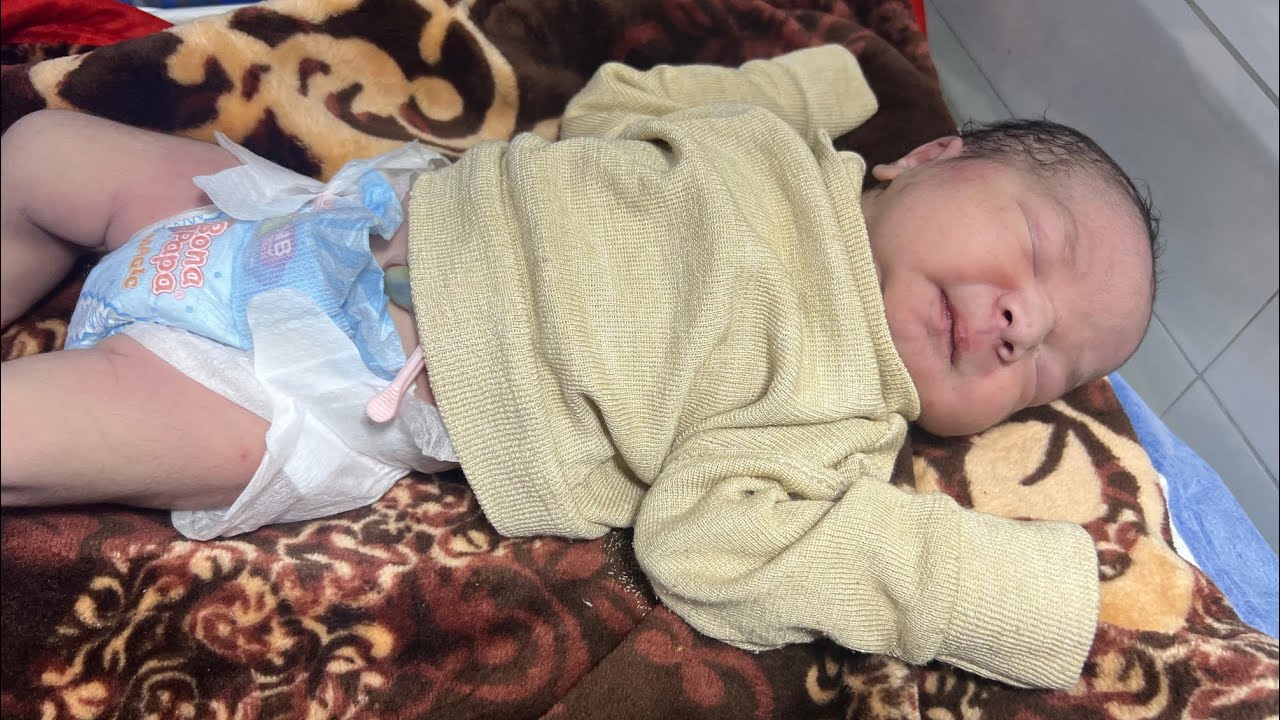 “A Beautiful Beginning: Newborn’s First Moments 🍼💫”