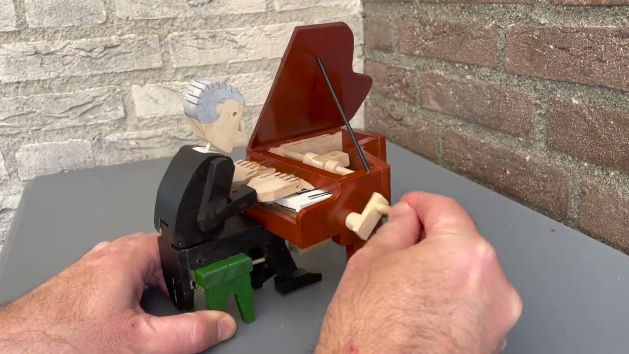 Timberkits - Pianist