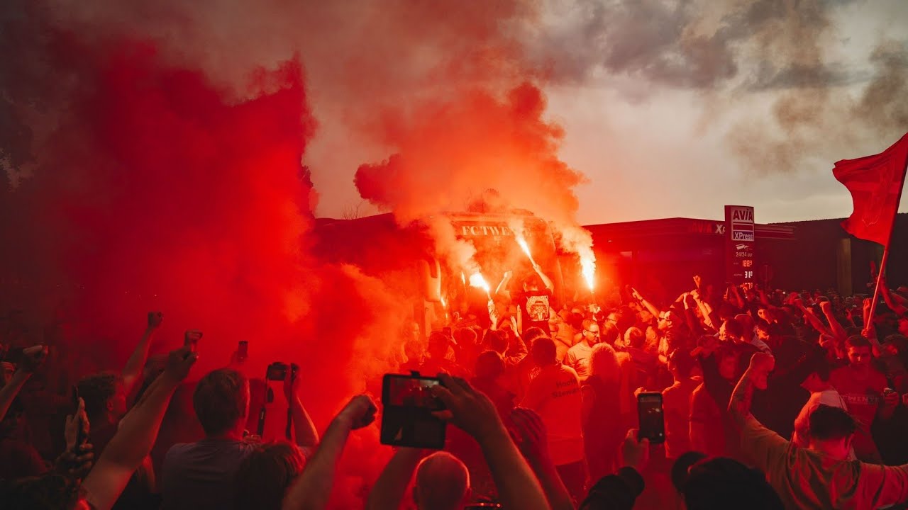 Champions league in Twente!  [sfeerimpressie uitvak en onthaal spelersbus PEC Zwolle - FC Twente]