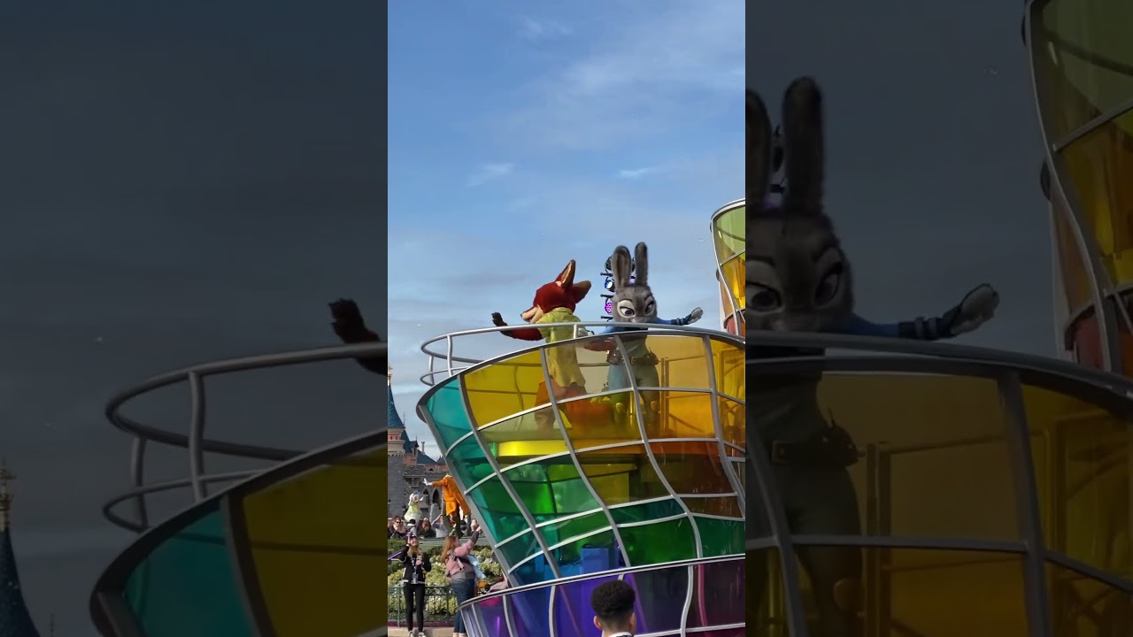 Disneyland Parijs - Disney stars on parade - Donderdag 16 februari 2023 om 15:07 uur.