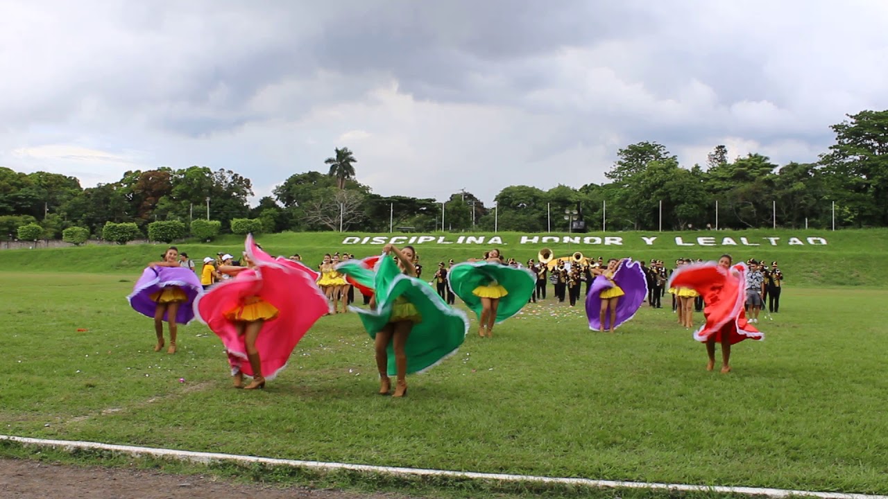 Colegio Salarrue Mejores Cachiporras festival antiguo Cuscatlan