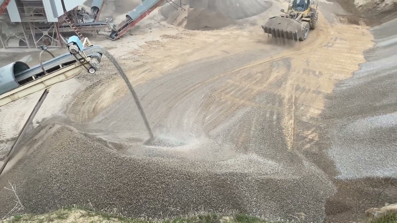 Komatsu WA 470 loder taş ocağı çalışması