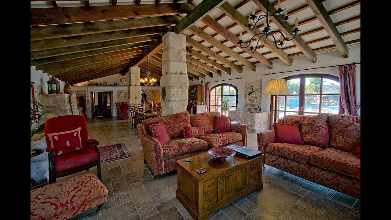 Interior de finca reformada en Mahón
