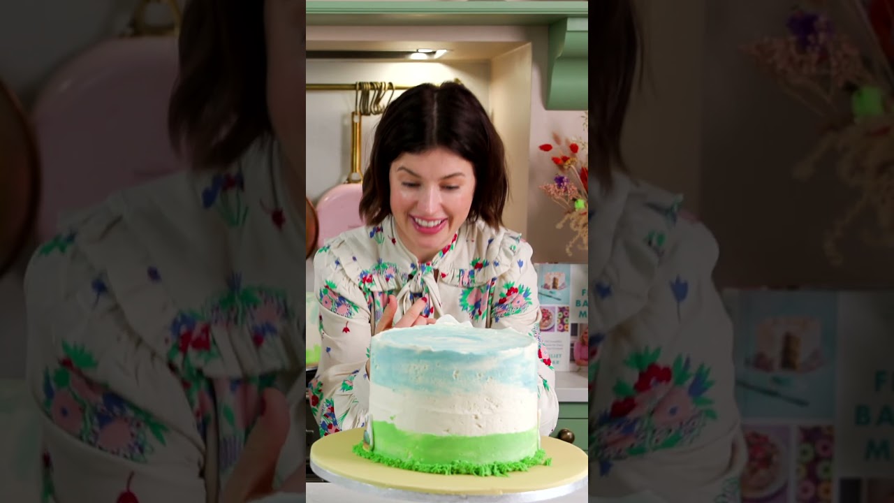 Why is Aimee Kelly so scared?! How to make a Stick Man birthday cake!