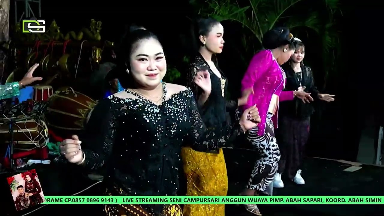 Mode show anggun wijaya