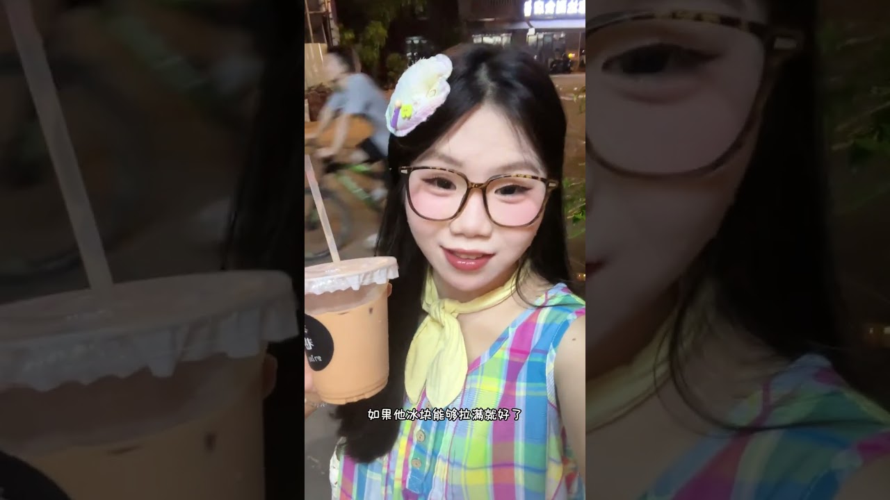 广东吴川！全国辣鸡粉之王非你莫属啊！！ 😍半天时间在吴川逛吃了七家店 😋距离不超过4公里 🤩小店总结： 1️⃣吮指鸡的青瓜奶昔🥒 2️⃣肥仔大排档的番茄酿蛋🍅和炒薯粉 3️⃣阿有糖水的田薯