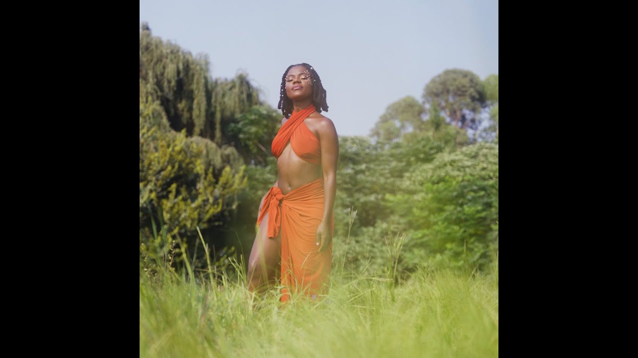 Ayanda Jiya - Love Me (Official Music Video)