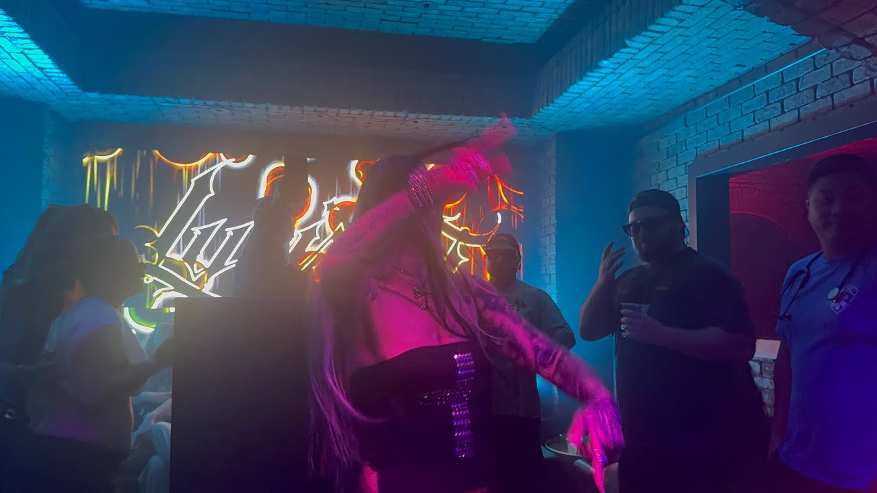 Luci live in Hawaii(4k)