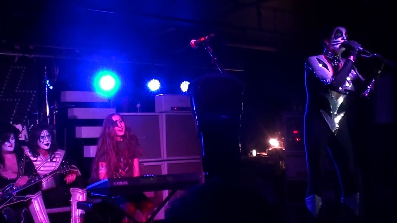 Deen Castronovo sings 