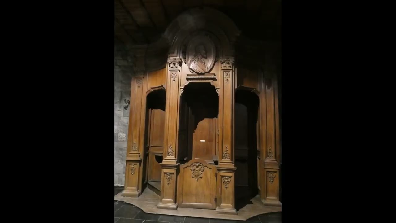 😡 Patrimoine en cage : Pourquoi cette église est-elle grillagée ? ⛪️🔒