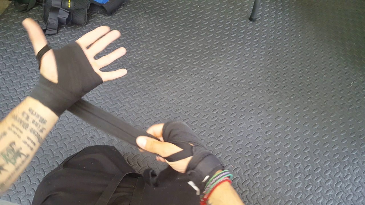 HOW TO WRAP HANDS FOR BOXING 108 INCH