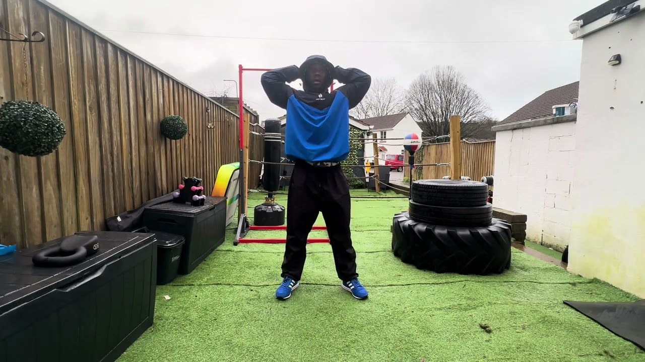 Oneface Mapacha - MUAY THAI BOXING FITNESS AND ACROBATIC TRAINING TIME AT HOME GYM 