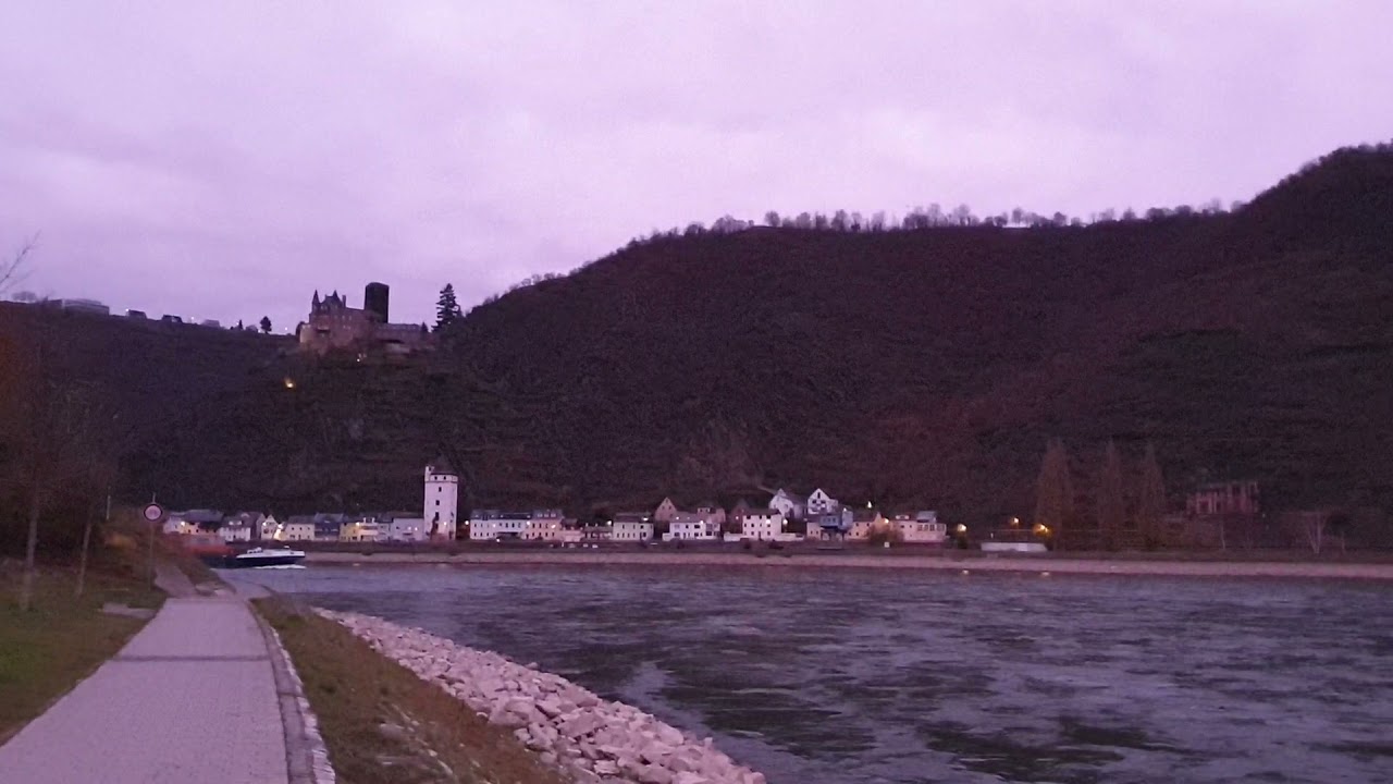 Loreley und Blick auf Burg Katz