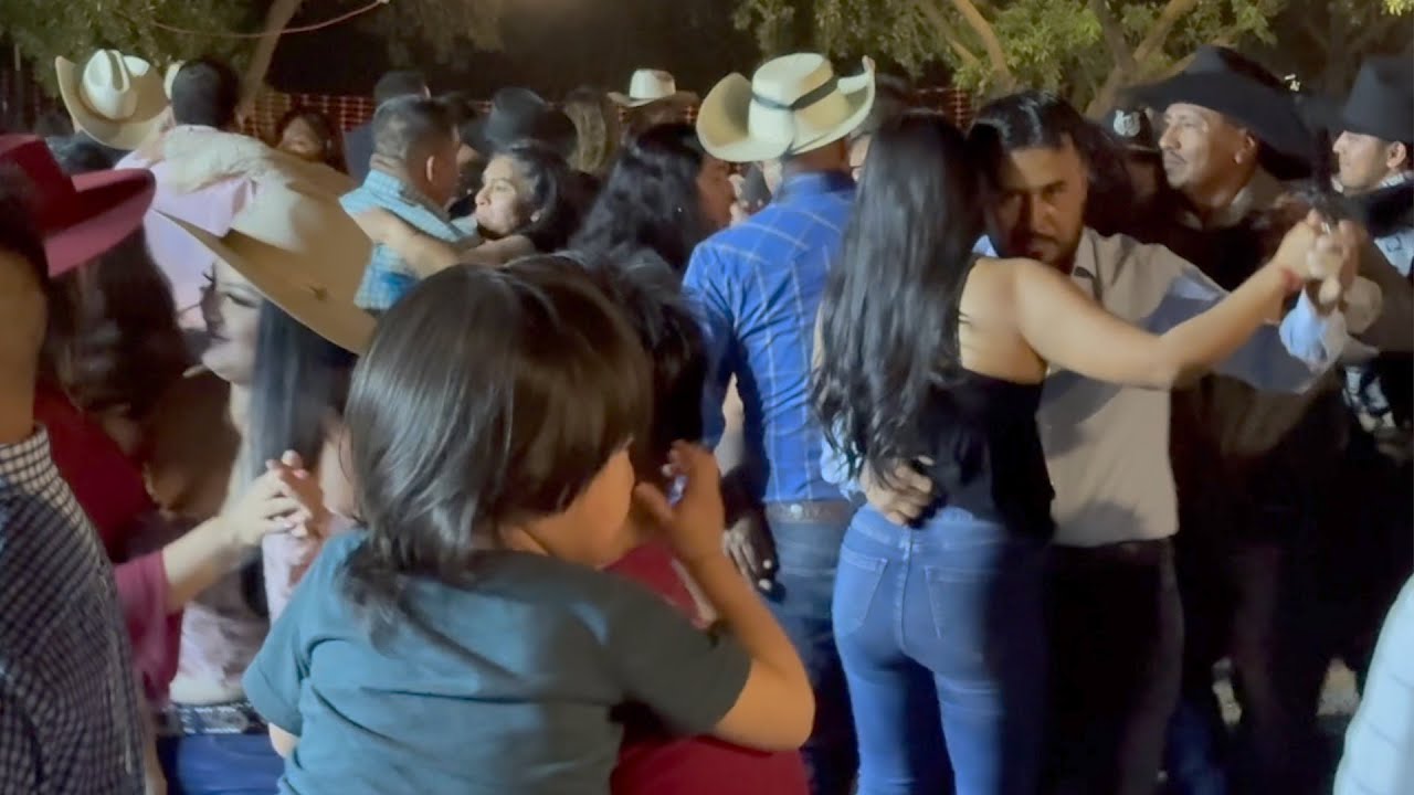 Dueto Los Armadillos en Madera, CA con la Mesa Directiva de Santa Maria Tindu 2024