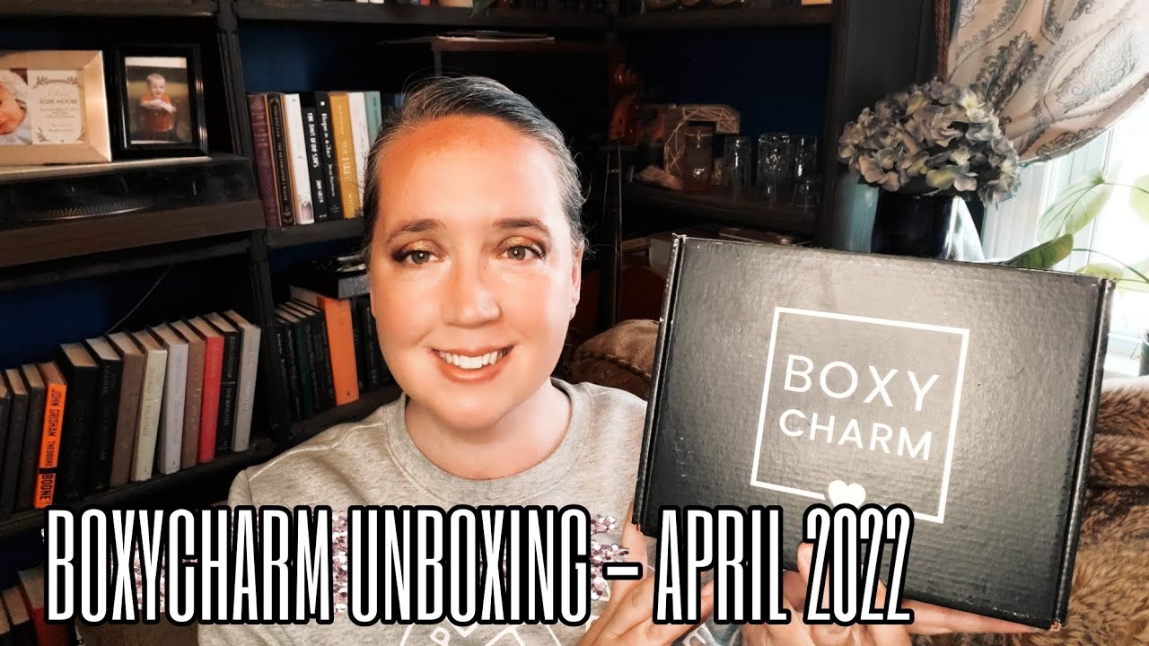 Распаковка BOXYCHARM &mdash; апрель 2022