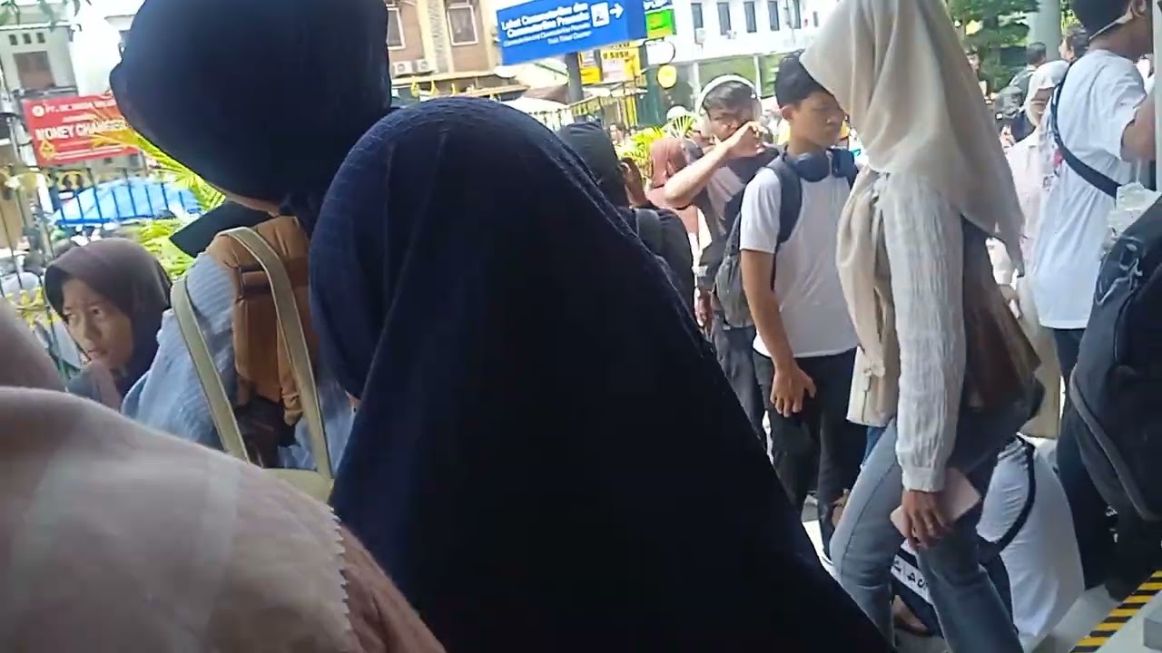Tiba di stasiun Jogyakarta