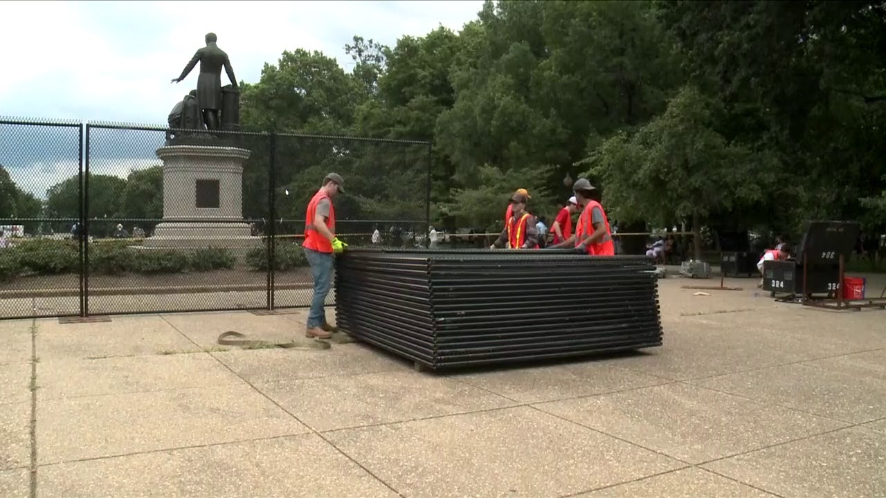 DC installs fences to protect Emancipation Memorial