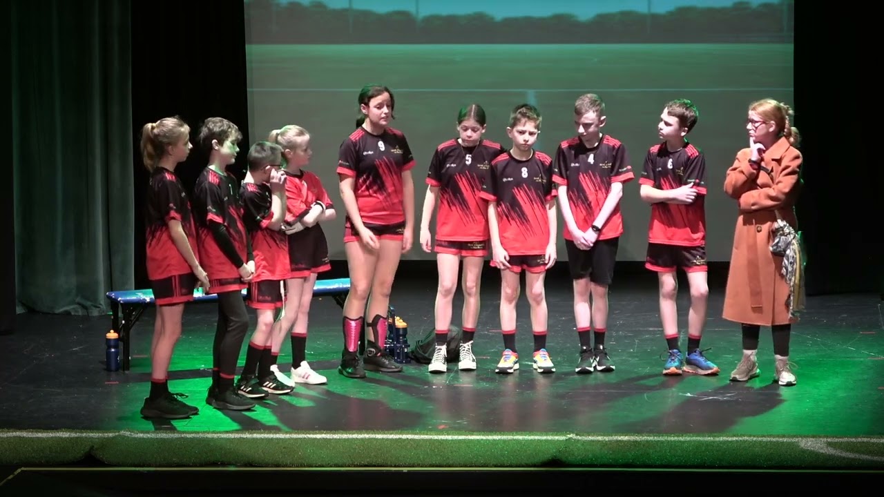 Trí náid síos ag leath ama, Scoil Chonaill, An Bun Beag