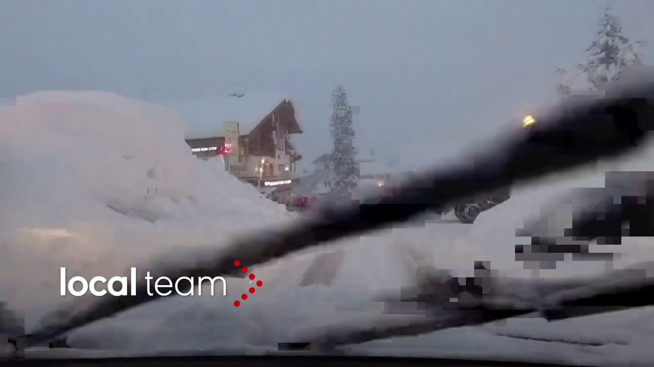 Arabba sommersa dalla neve: camera car lungo le strade