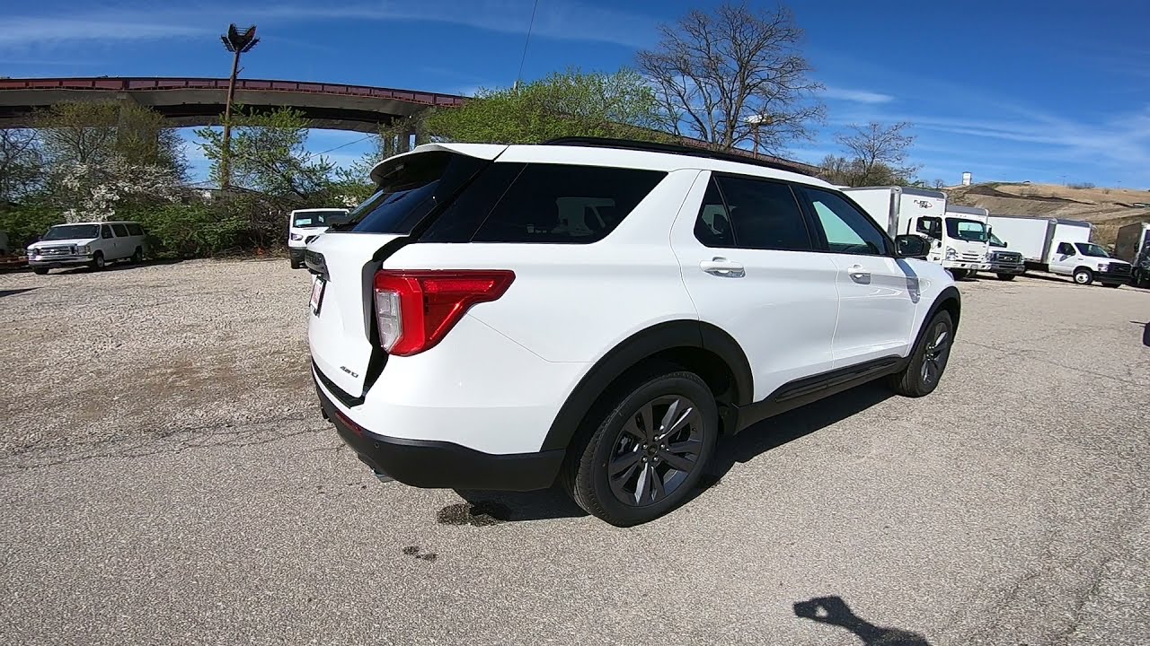 2021 Ford Explorer XLT 4WD Star White Metallic