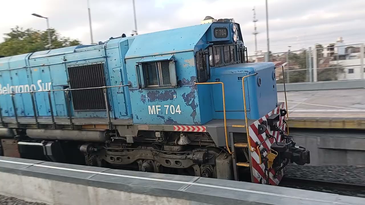 G22 GM MF 704 maniobrando en Doctor Antonio Sáenz para partir a González Catán.