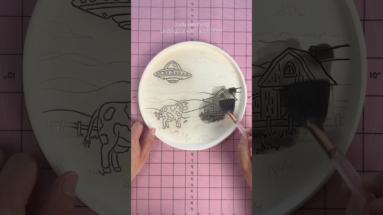 Mishima technique to underglaze this carved ceramic plate #mishima #ceramicart #pottery #underglaze